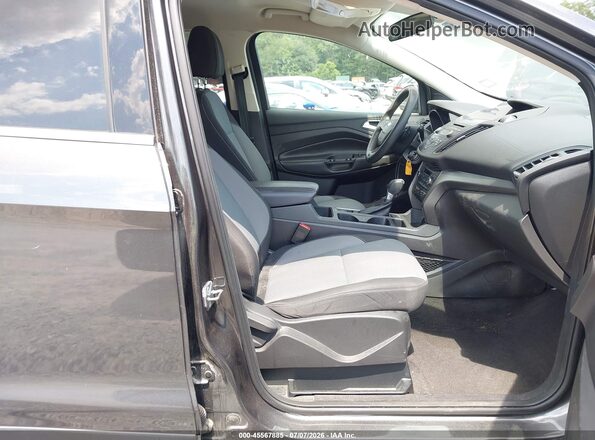 1FMCU0GD5HUE07628 2017 FORD ESCAPE Gray Widok wnętrza z przodu
