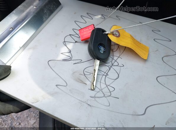 1FMCU0GD5HUE07628 2017 FORD ESCAPE Gray Widok deski rozdzielczej