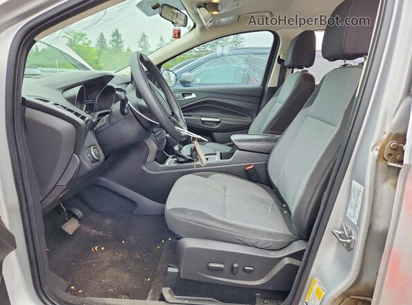 1FMCU0GD5HUE26535 2017 FORD ESCAPE Silver Սալոնի դիմացի տեսք
