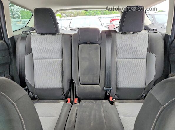 1FMCU0GD5HUE26535 2017 FORD ESCAPE Silver Հետևի նստատեղերի տեսք