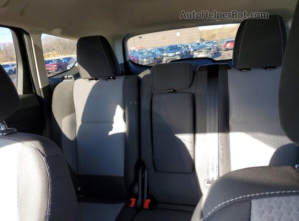 1FMCU0GD5HUE91160 2017 FORD ESCAPE Silver Widok tylnych siedzeń