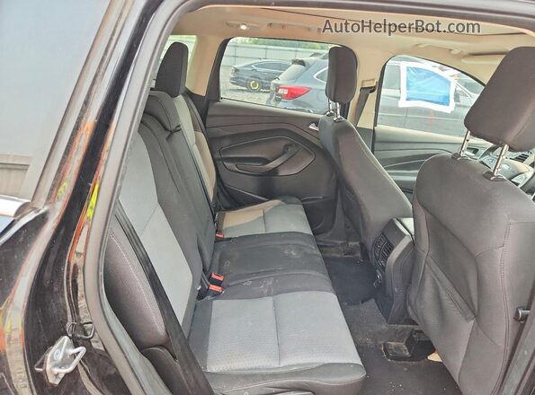 1FMCU0GD5JUC36918 2018 FORD ESCAPE Черный Вид задней части салона
