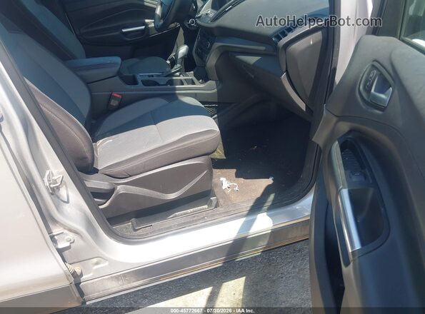 1FMCU0GD5JUD00343 2018 FORD ESCAPE Silver Սալոնի դիմացի տեսք