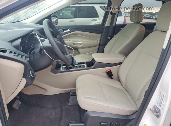 1FMCU0GD5KUB95210 2019 FORD ESCAPE Белый Вид салона спереди