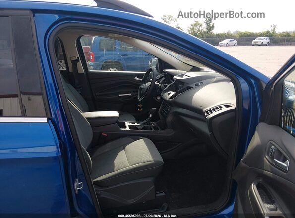 1FMCU0GD6HUA37743 2017 FORD ESCAPE Blue Вид салону спереду