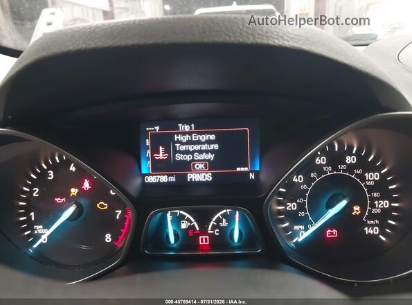 1FMCU0GD6HUA82505 2017 FORD ESCAPE White Widok tylnych siedzeń