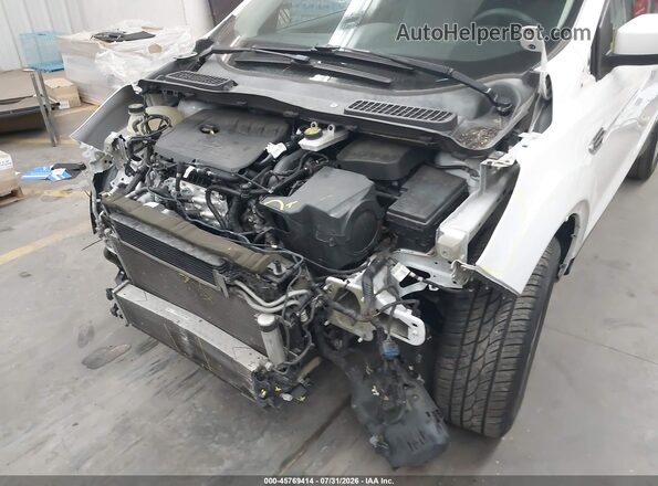 1FMCU0GD6HUA82505 2017 FORD ESCAPE White Widok z przodu