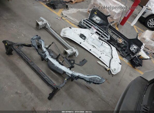 1FMCU0GD6HUA82505 2017 FORD ESCAPE White Widok zestawu wskaźników