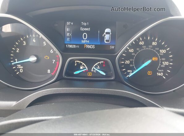 1FMCU0GD6HUA98686 2017 FORD ESCAPE White Vista de los asientos traseros