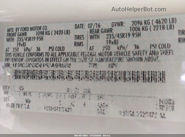 1FMCU0GD6HUA98686 2017 FORD ESCAPE White Vista del compartimento del motor