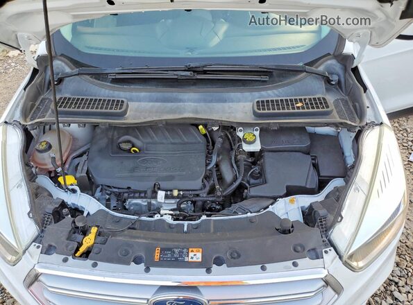 1FMCU0GD6HUB42346 2017 FORD ESCAPE White Vista del compartimento del motor