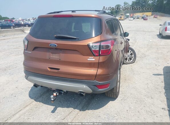 1FMCU0GD6HUB77677 2017 FORD ESCAPE Orange Задня права чверть
