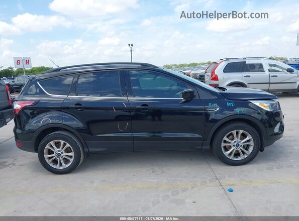1FMCU0GD6JUA41538 2018 FORD ESCAPE Черный Вид задней части салона