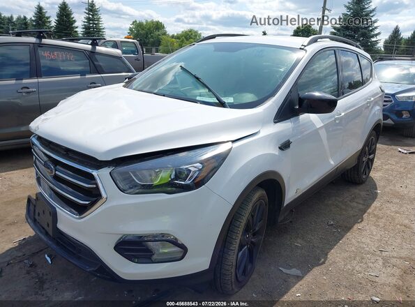 1FMCU0GD6JUB93237 2018 FORD ESCAPE Белый Передняя левая четверть