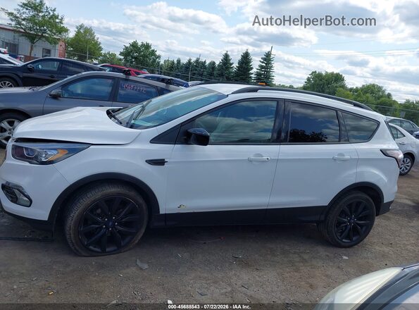 1FMCU0GD6JUB93237 2018 FORD ESCAPE Белый Панорамный вид салона 360°