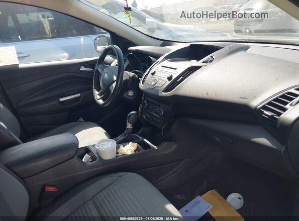 1FMCU0GD6JUD51222 2018 FORD ESCAPE Черный Вид салона спереди