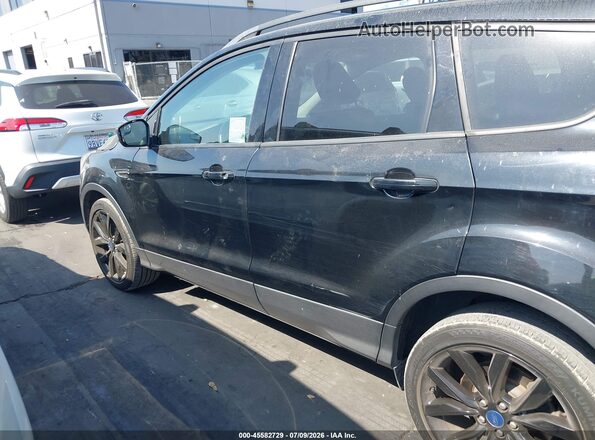 1FMCU0GD6JUD51222 2018 FORD ESCAPE Черный 