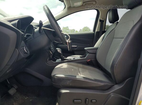 1FMCU0GD6KUB48851 2019 FORD ESCAPE Silver Front interior view