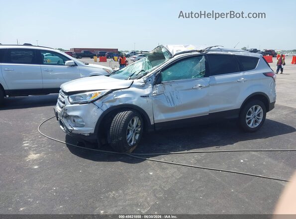 1FMCU0GD7HUA22944 2017 FORD ESCAPE Серебряный Передняя левая четверть