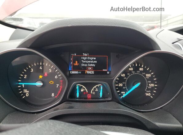 1FMCU0GD7HUA23026 2017 FORD ESCAPE Red Widok zestawu wskaźników