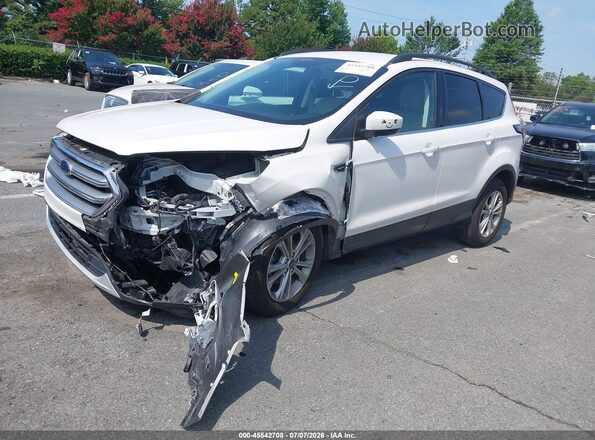 1FMCU0GD7HUB25975 2017 FORD ESCAPE White Vista tres cuartos delantera izquierda