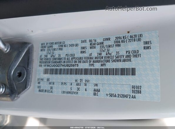 1FMCU0GD7HUB25975 2017 FORD ESCAPE White Vista del compartimento del motor
