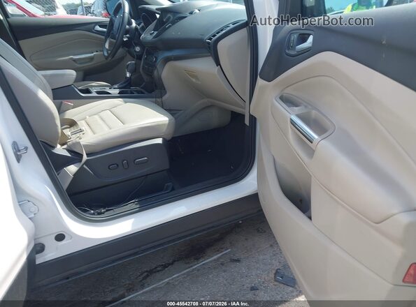 1FMCU0GD7HUB25975 2017 FORD ESCAPE White Vista interior delantera