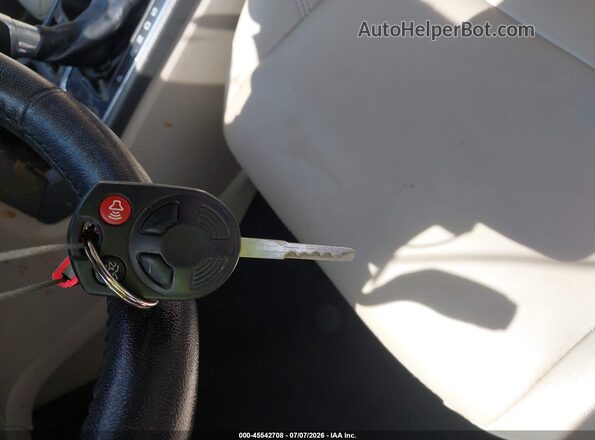 1FMCU0GD7HUB25975 2017 FORD ESCAPE White Vista del salpicadero