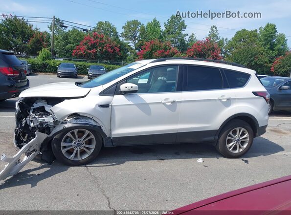 1FMCU0GD7HUB25975 2017 FORD ESCAPE White 