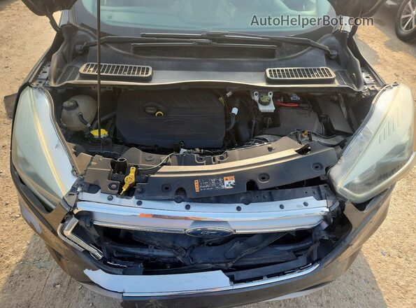 1FMCU0GD7HUC58672 2017 FORD ESCAPE Gray Engine compartment view