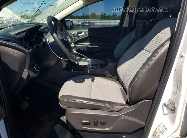 1FMCU0GD7HUE55163 2017 FORD ESCAPE White Front interior view