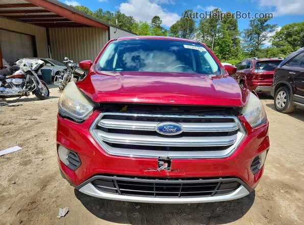 1FMCU0GD7HUE62856 2017 FORD ESCAPE Red Widok z przodu