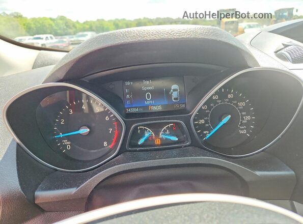 1FMCU0GD7HUE62856 2017 FORD ESCAPE Red Widok zestawu wskaźników
