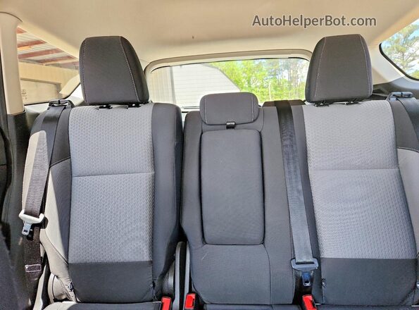 1FMCU0GD7HUE62856 2017 FORD ESCAPE Red Widok tylnych siedzeń
