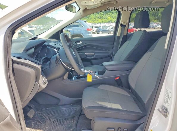 1FMCU0GD7HUE85280 2017 FORD ESCAPE Белый Вид салона спереди