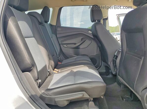 1FMCU0GD7HUF01641 2017 FORD ESCAPE Silver Вид задньої частини салону