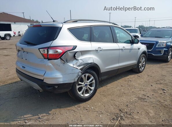 1FMCU0GD7JUC10854 2018 FORD ESCAPE Серебряный Задняя правая четверть