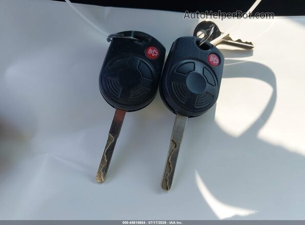 1FMCU0GD7JUC10854 2018 FORD ESCAPE Серебряный Вид панели приборов
