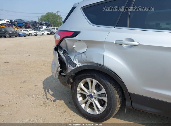 1FMCU0GD7JUC10854 2018 FORD ESCAPE Серебряный Вид спереди