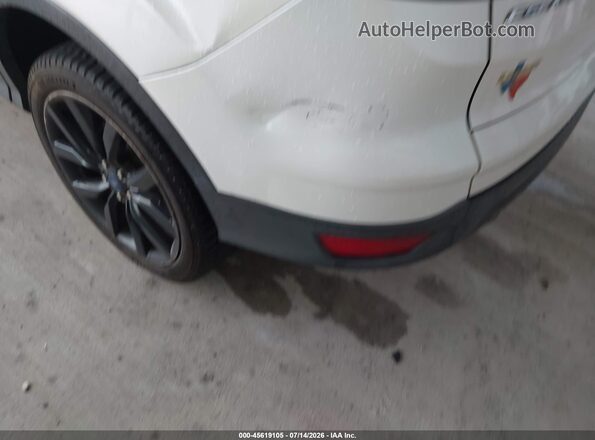 1FMCU0GD8HUA93585 2017 FORD ESCAPE White Вид спереду