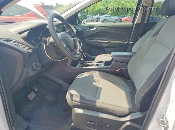 1FMCU0GD8HUB61786 2017 FORD ESCAPE Белый Вид салона спереди