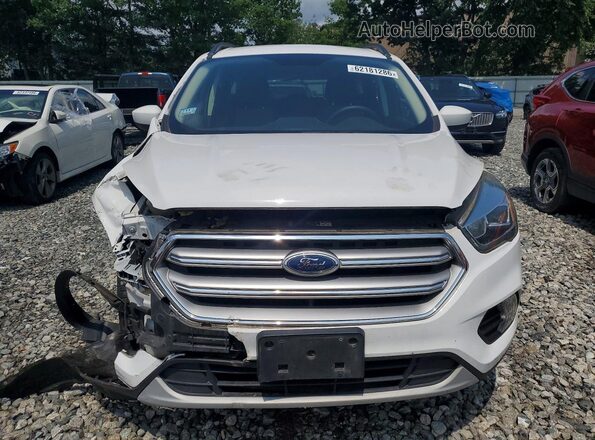 1FMCU0GD8HUB61786 2017 FORD ESCAPE Белый Вид спереди