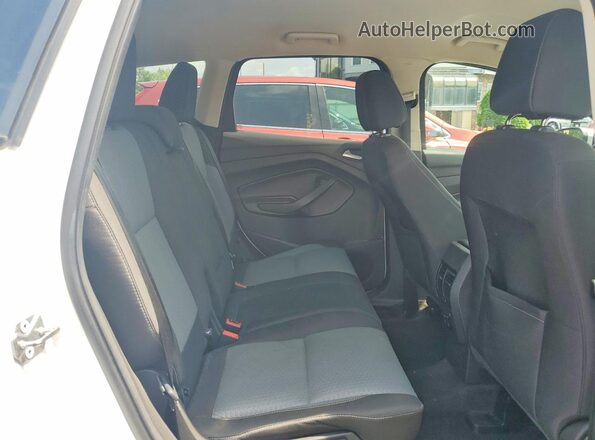 1FMCU0GD8HUB61786 2017 FORD ESCAPE Белый Вид задней части салона