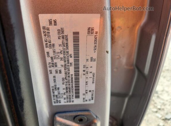 1FMCU0GD8HUB99616 2017 FORD ESCAPE Silver Widok komory silnika