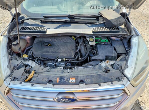 1FMCU0GD8HUB99616 2017 FORD ESCAPE Silver Widok wnętrza z tyłu