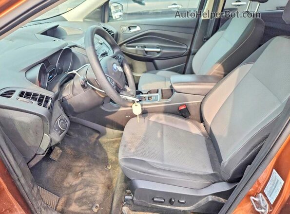 1FMCU0GD8HUC37975 2017 FORD ESCAPE Brown Front interior view