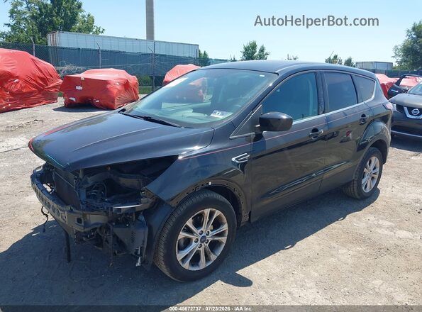 1FMCU0GD8HUE00415 2017 FORD ESCAPE Black წინა მარცხენა ხედი სამი მეოთხედიდან