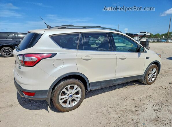 1FMCU0GD8JUB97578 2018 FORD ESCAPE Белый Задняя правая четверть