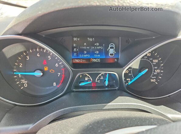 1FMCU0GD8JUB97578 2018 FORD ESCAPE Белый Вид щитка приборов