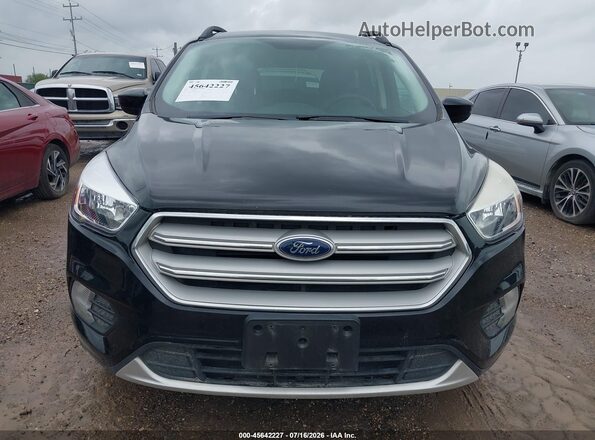 1FMCU0GD8JUD02300 2018 FORD ESCAPE Black Widok zestawu wskaźników